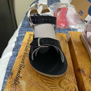 Sun sans sandals nib size 11